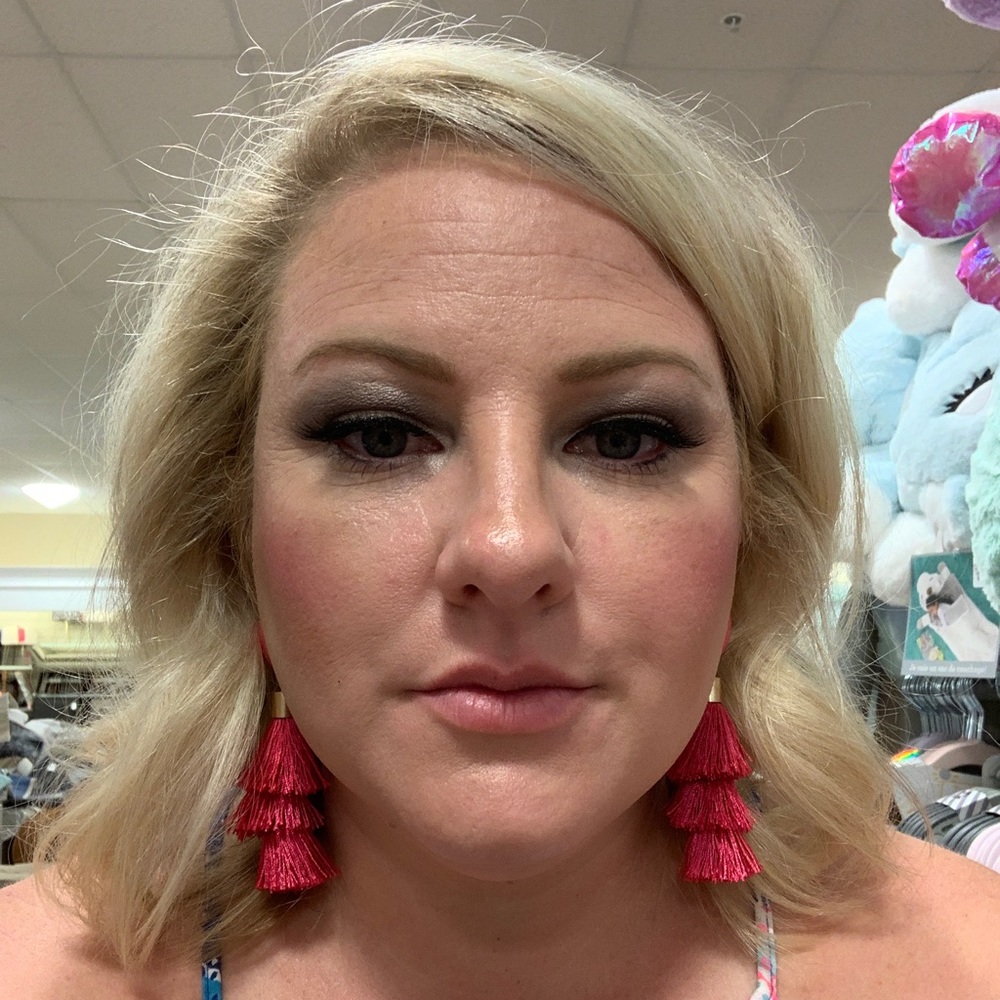 Meet your Posher, Ashley